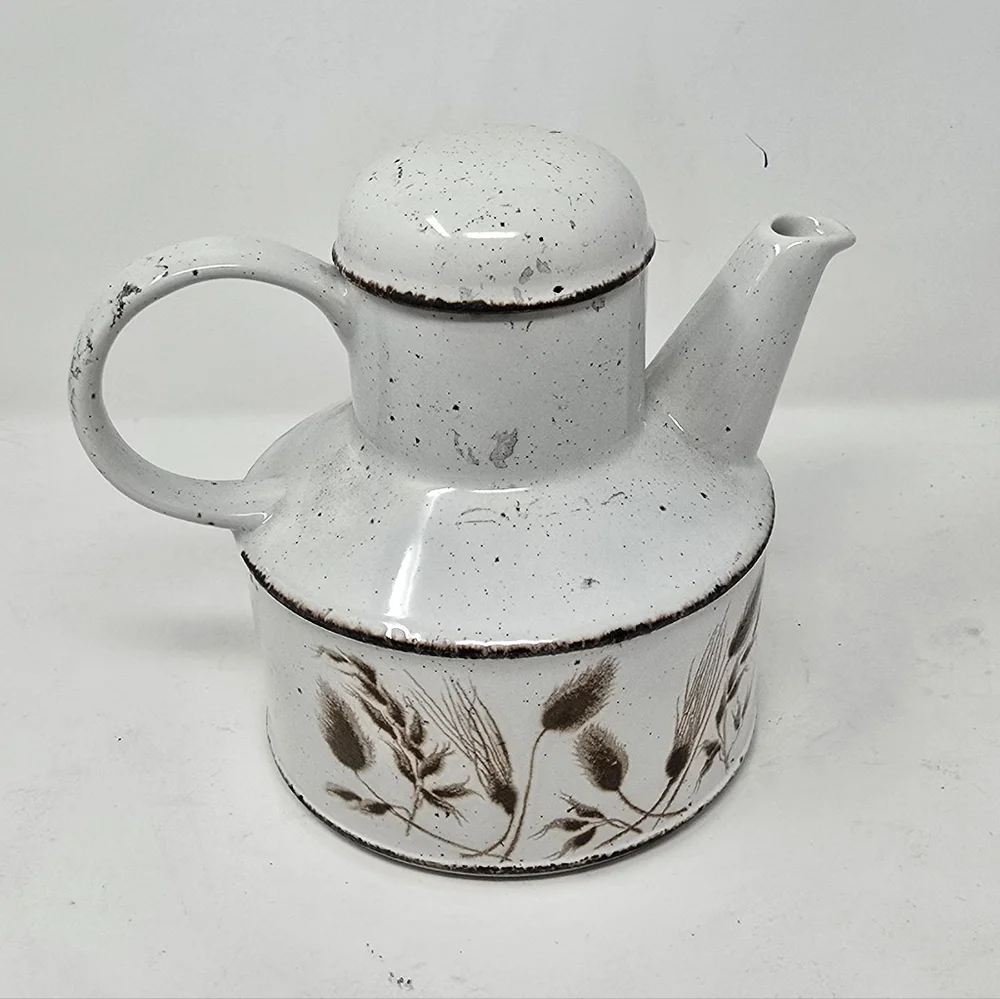 Vtg stonehenge tableware Midwinter‎ tea pot w/lid wild oats England cottagecore